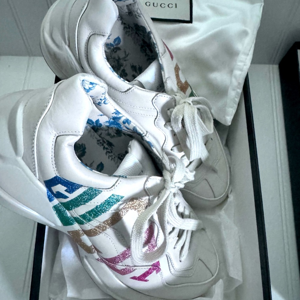 Gucci White Leather Sneakers with Multicolor Glitter Stripes